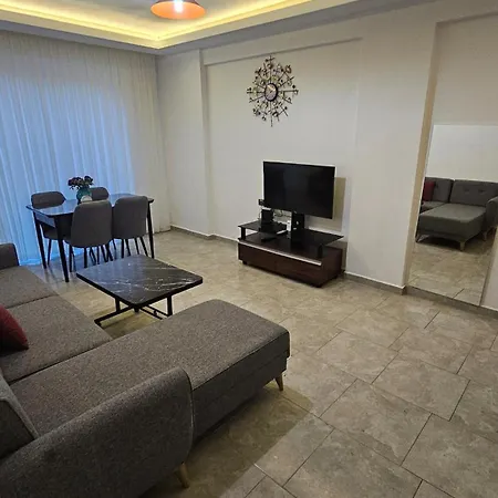 Havuzlu Site Icinde Kiralik Appartement